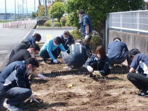 花壇の整備の様子